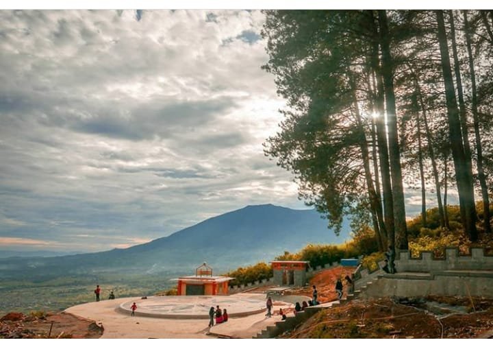 Pesona Alam Lereng Gunung Singgalang