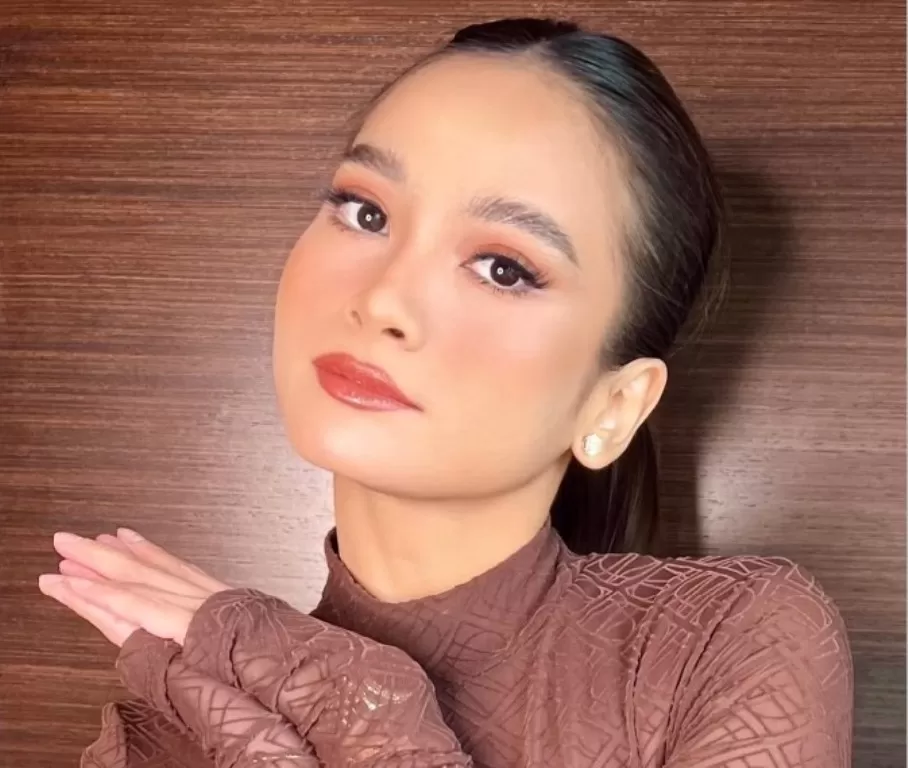 Acha Septriasa pilih tetap tinggal di Australia usai bercerai, fokus pada anak dan karier.Acha Septriasa pilih tetap tinggal di Australia usai bercerai, fokus pada anak dan karier.