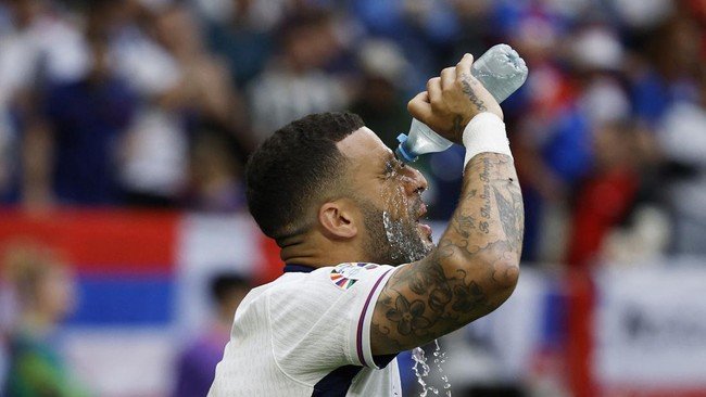 Kyle Walker, Manchester City, AC Milan, Burnley, berita bola hari ini, transfer pemain 2025, sepak bola Inggris