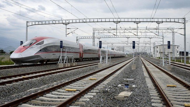 Whoosh, proyek kereta cepat, KCIC, APBN, Danantara Indonesia, KAI, Prasetyo Hadi, Purbaya Yudhi Sadewa, Prabowo Subianto