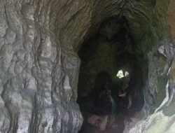 7 Pesona Mistis Ngalau Tarang di Agam yang Memukau