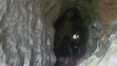 7 Pesona Mistis Ngalau Tarang di Agam yang Memukau