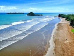Pantai Air Manis Padang dan Legenda Malin Kundang