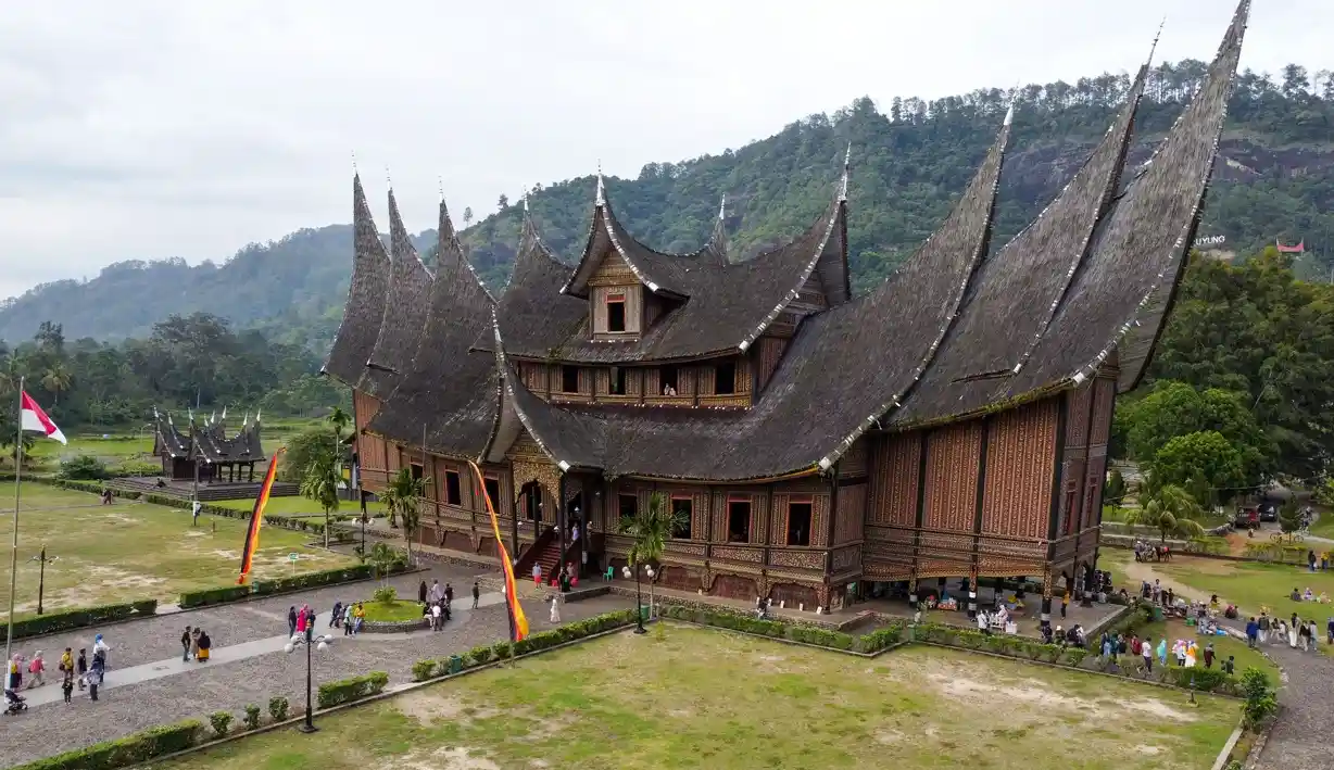 Istano Basa Pagaruyung, Ikon Sejarah Minangkabau