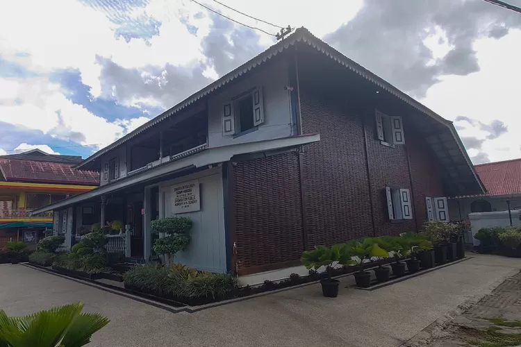 Rumah Kelahiran Bung Hatta di Bukittinggi, simbol awal perjalanan proklamator Indonesia.