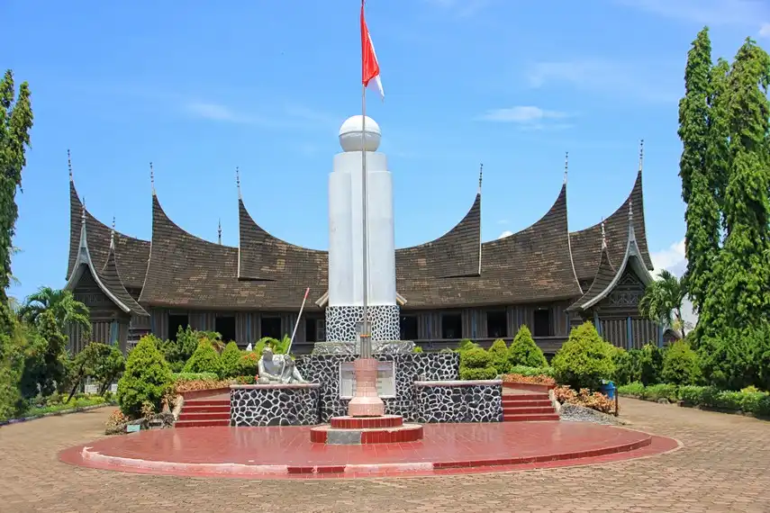 Museum Adityawarman Padang, pusat pelestarian budaya dan sejarah Minangkabau.