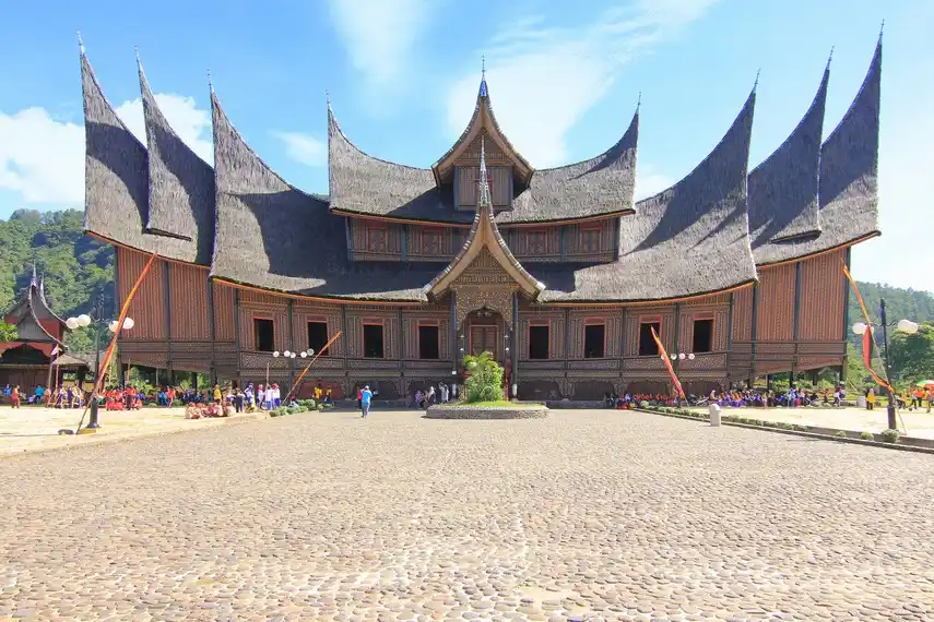 Istano Basa Pagaruyung, Ikon Sejarah Minangkabau