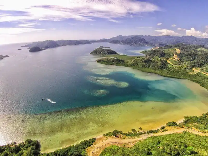 Panorama Teluk dari Puncak Mandeh Sumatra Barat
