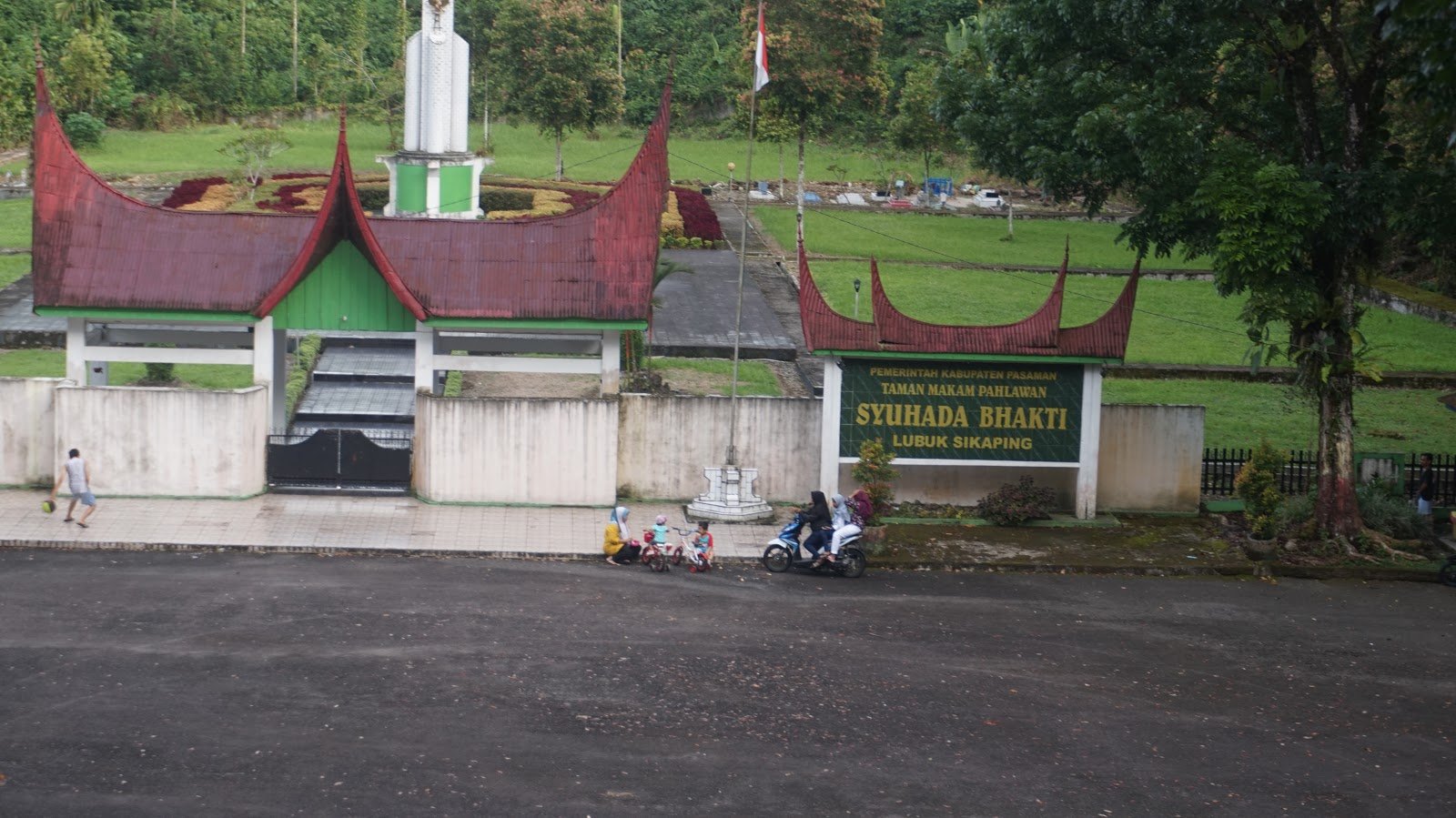 taman kota tugu perjuangan pintu rimbo lubuk sikaping