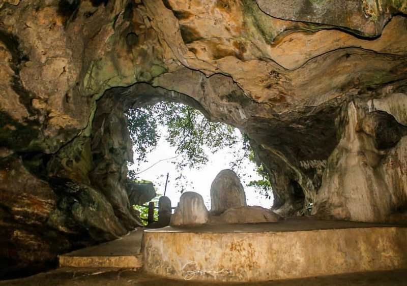 Goa Ngalau Indah Payakumbuh dengan panorama kota dan gua alami