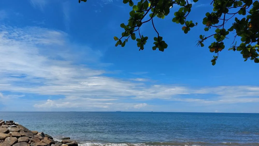 Taplau Pantai Padang, Ikon Wisata Sunset Favorit