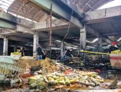 Pedagang Mulai Berjualan Usai Kebakaran Pasar Kramat Jati