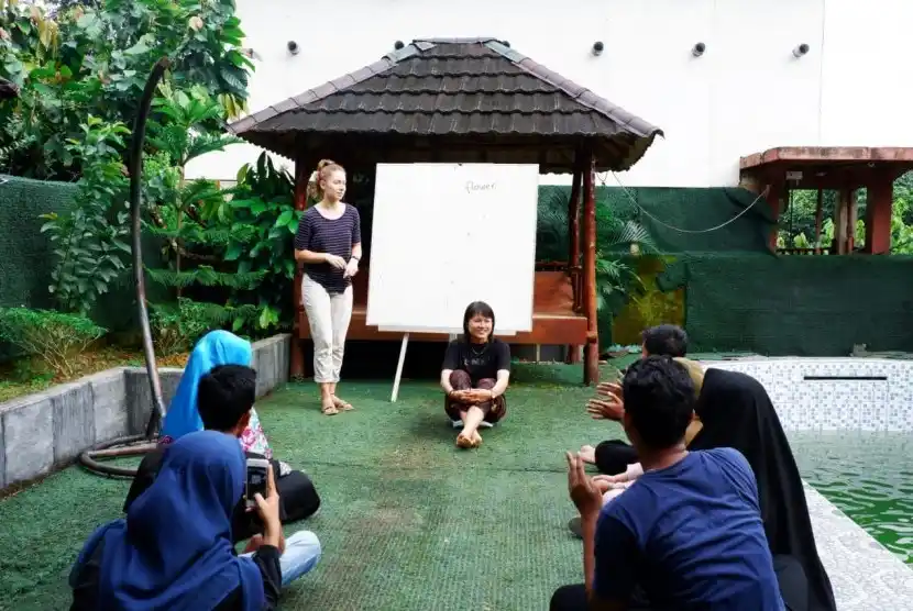 tempat les bahasa inggris di padang