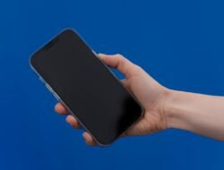 Samsung vs Apple: 7 Fakta Nyata yang Bikin Kamu Pilih yang Tepat!