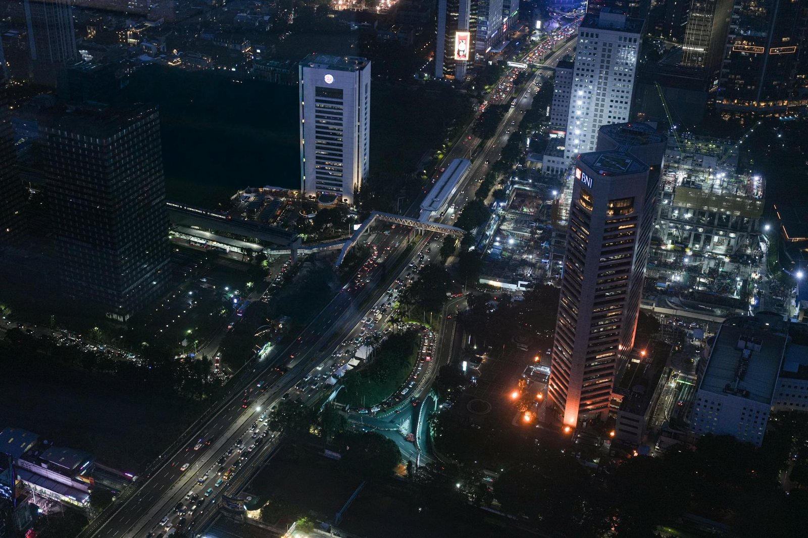 Tim e-sport Clash of Legends Jakarta bersaing di turnamen gaming internasional, menampilkan aksi seru dan strategi