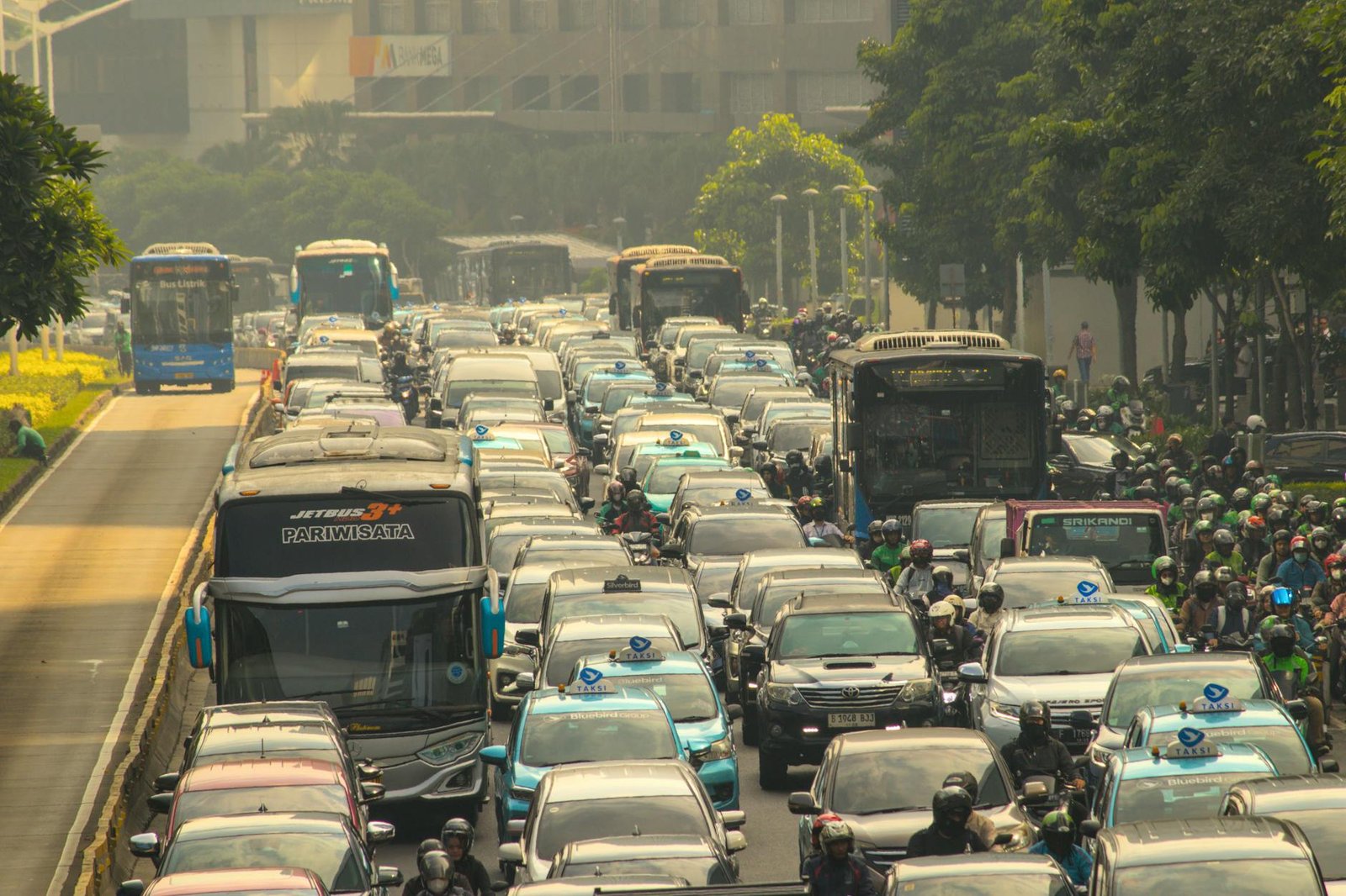 Gambar ilustrasi meningkatkan traffic blog dengan strategi SEO