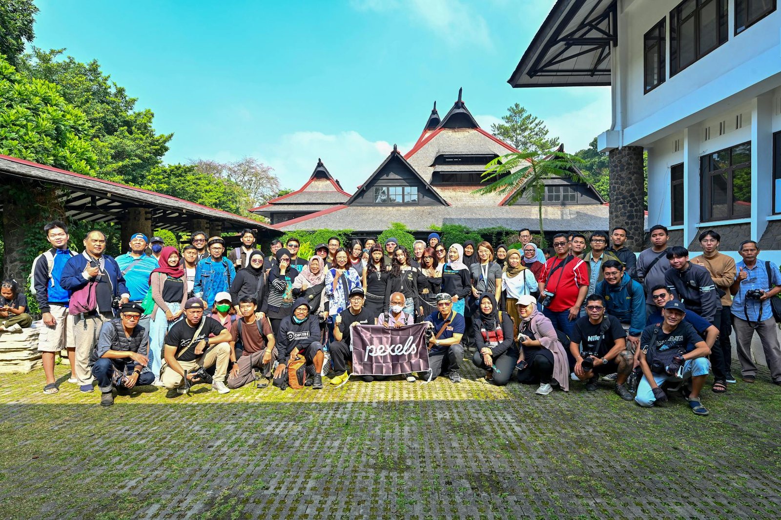 Grafik pendapatan MGID per 1000 klik iklan